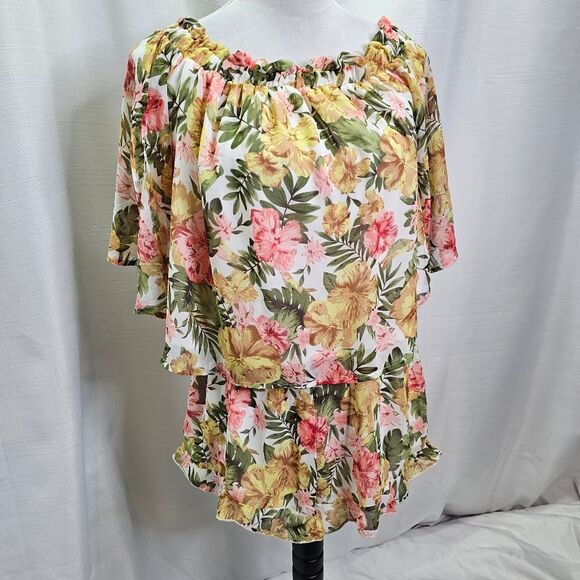Peach Love California Floral Ruffle 2 Piece Shorts Set Size Small - Picture 11 of 12